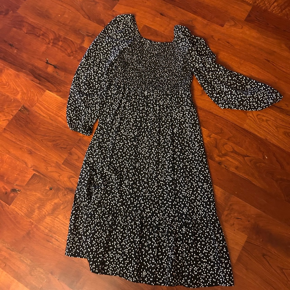GAP Black and White Long Sleeve Dress